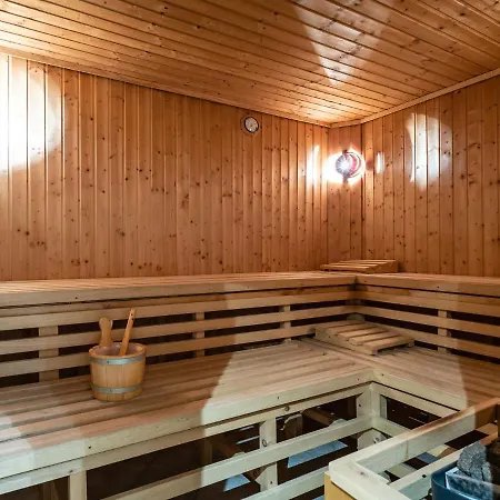 Cozy In Saalbach-hinterglemm With Sauna
