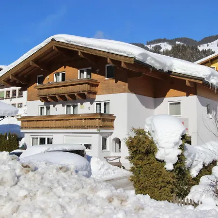 Cozy In Saalbach-hinterglemm With Sauna *